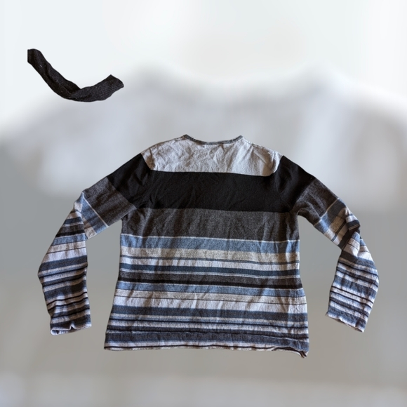 Valerie Stevens Merino Wool Sweater - Picture 4 of 4